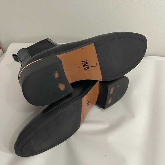 Zara Black Faux Leather Heeled Ankle Boots With Gold Trim At Heel Size 39 (8.5) - Picture 7 of 7